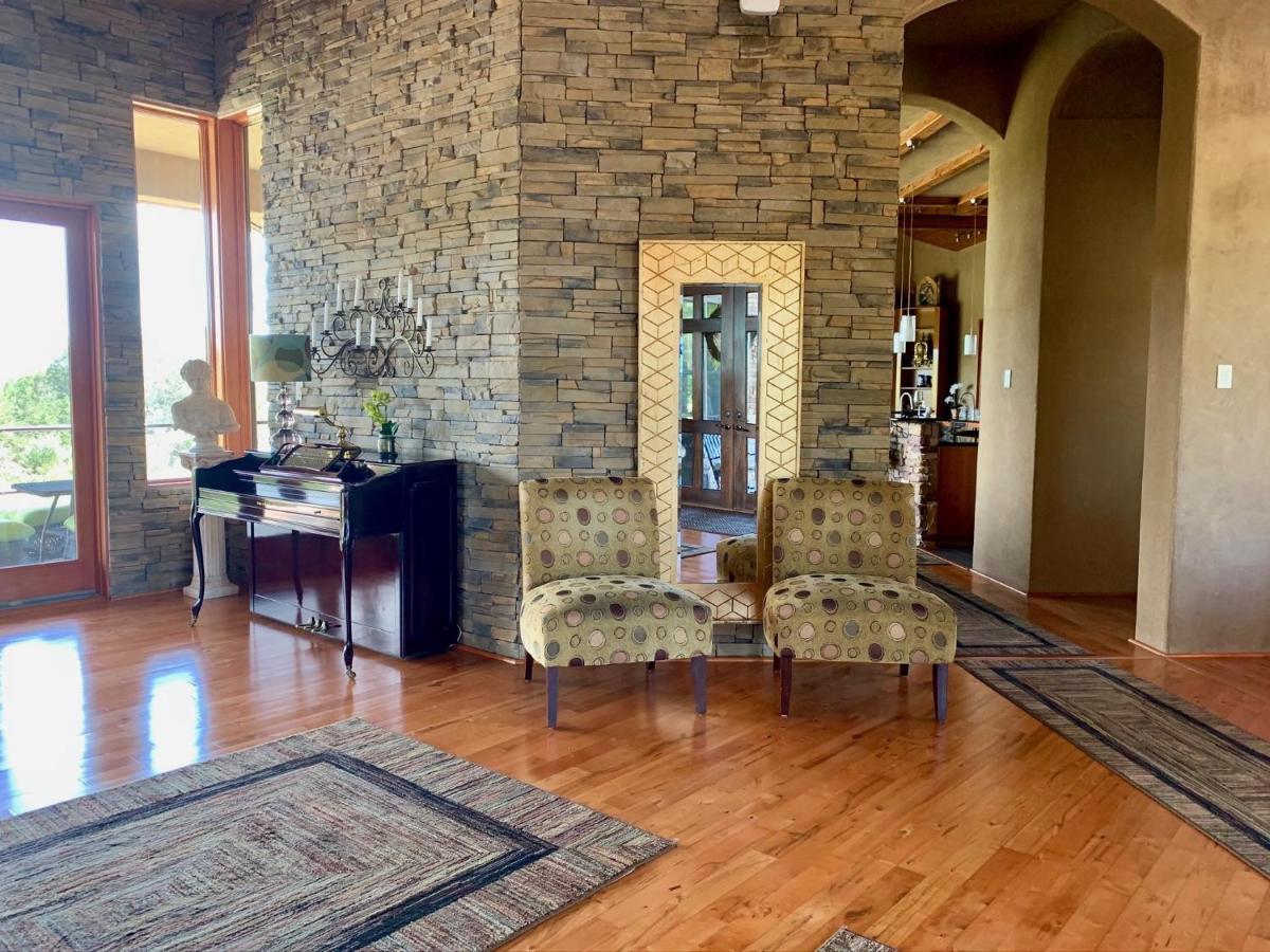 Scenic Hill Country Retreat - Rhino Ranch Villa New Braunfels Eksteriør billede