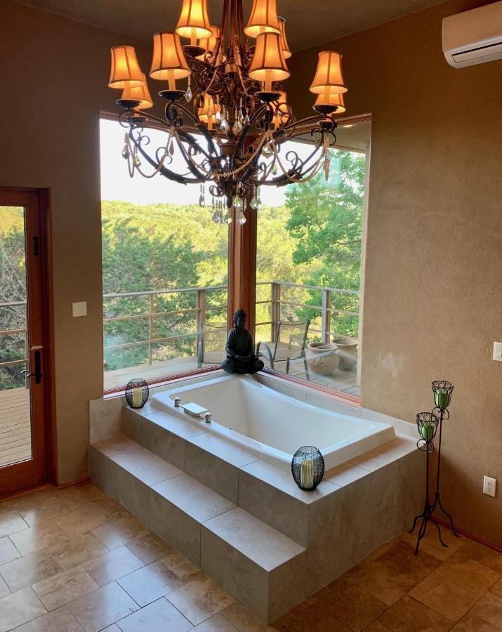 Scenic Hill Country Retreat - Rhino Ranch Villa New Braunfels Eksteriør billede