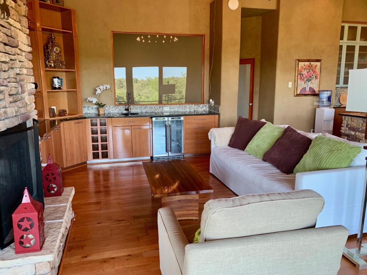 Scenic Hill Country Retreat - Rhino Ranch Villa New Braunfels Eksteriør billede