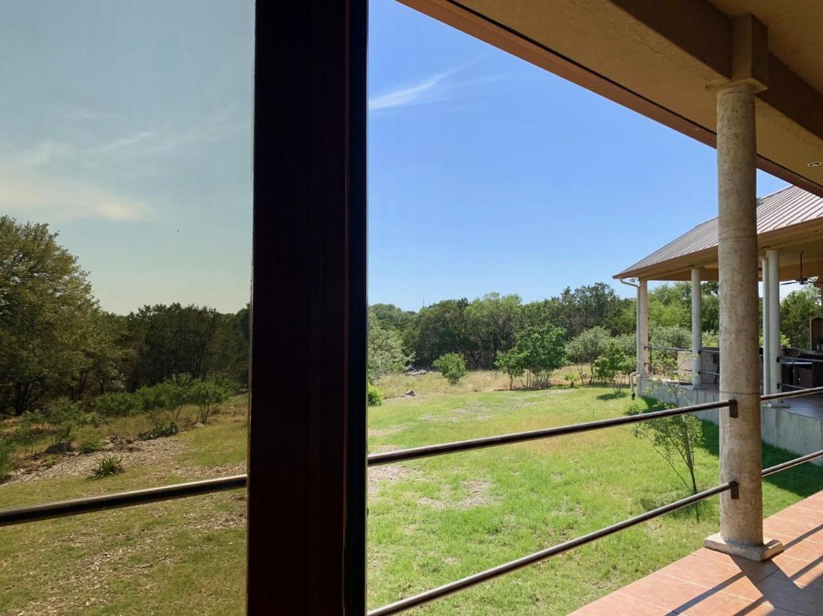 Scenic Hill Country Retreat - Rhino Ranch Villa New Braunfels Eksteriør billede
