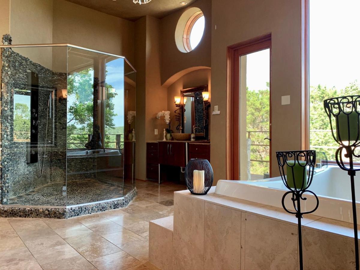 Scenic Hill Country Retreat - Rhino Ranch Villa New Braunfels Eksteriør billede