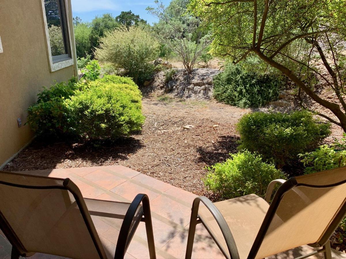 Scenic Hill Country Retreat - Rhino Ranch Villa New Braunfels Eksteriør billede