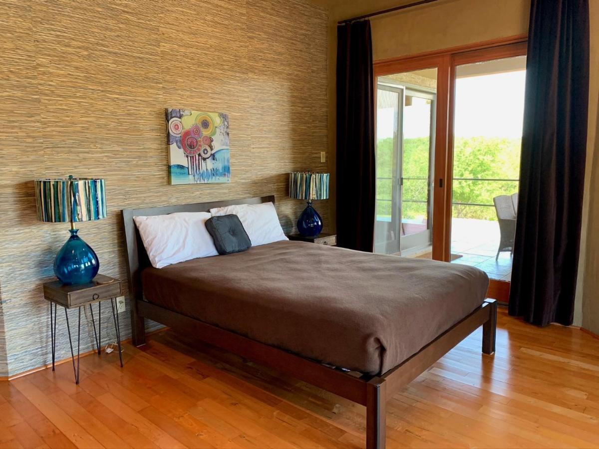 Scenic Hill Country Retreat - Rhino Ranch Villa New Braunfels Eksteriør billede