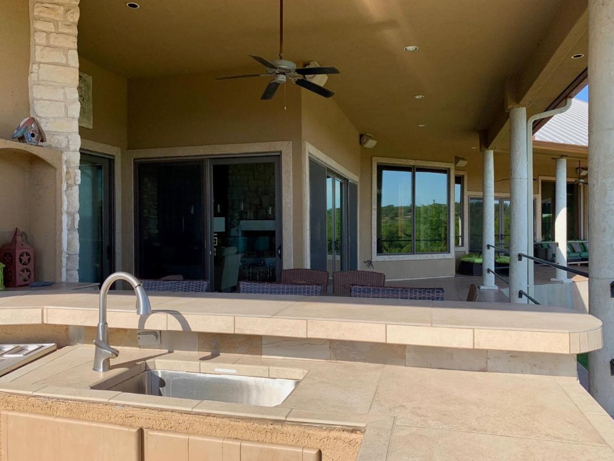 Scenic Hill Country Retreat - Rhino Ranch Villa New Braunfels Eksteriør billede