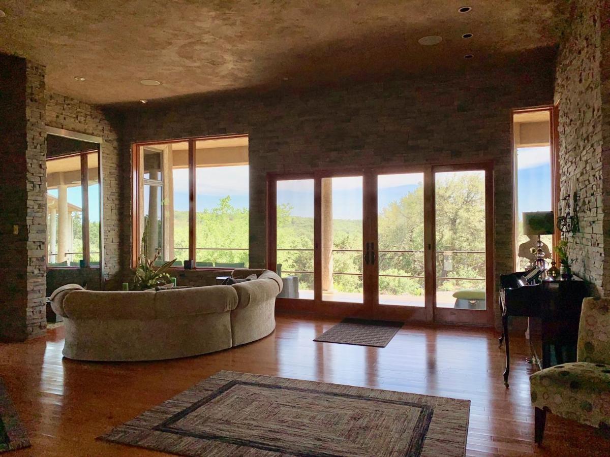 Scenic Hill Country Retreat - Rhino Ranch Villa New Braunfels Eksteriør billede