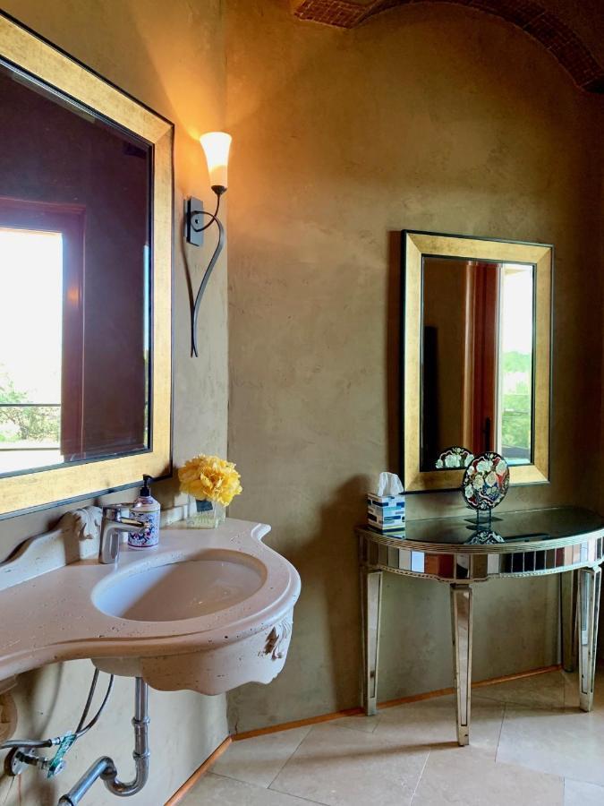 Scenic Hill Country Retreat - Rhino Ranch Villa New Braunfels Eksteriør billede