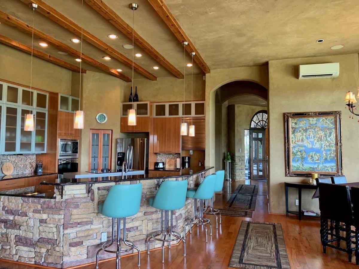 Scenic Hill Country Retreat - Rhino Ranch Villa New Braunfels Eksteriør billede
