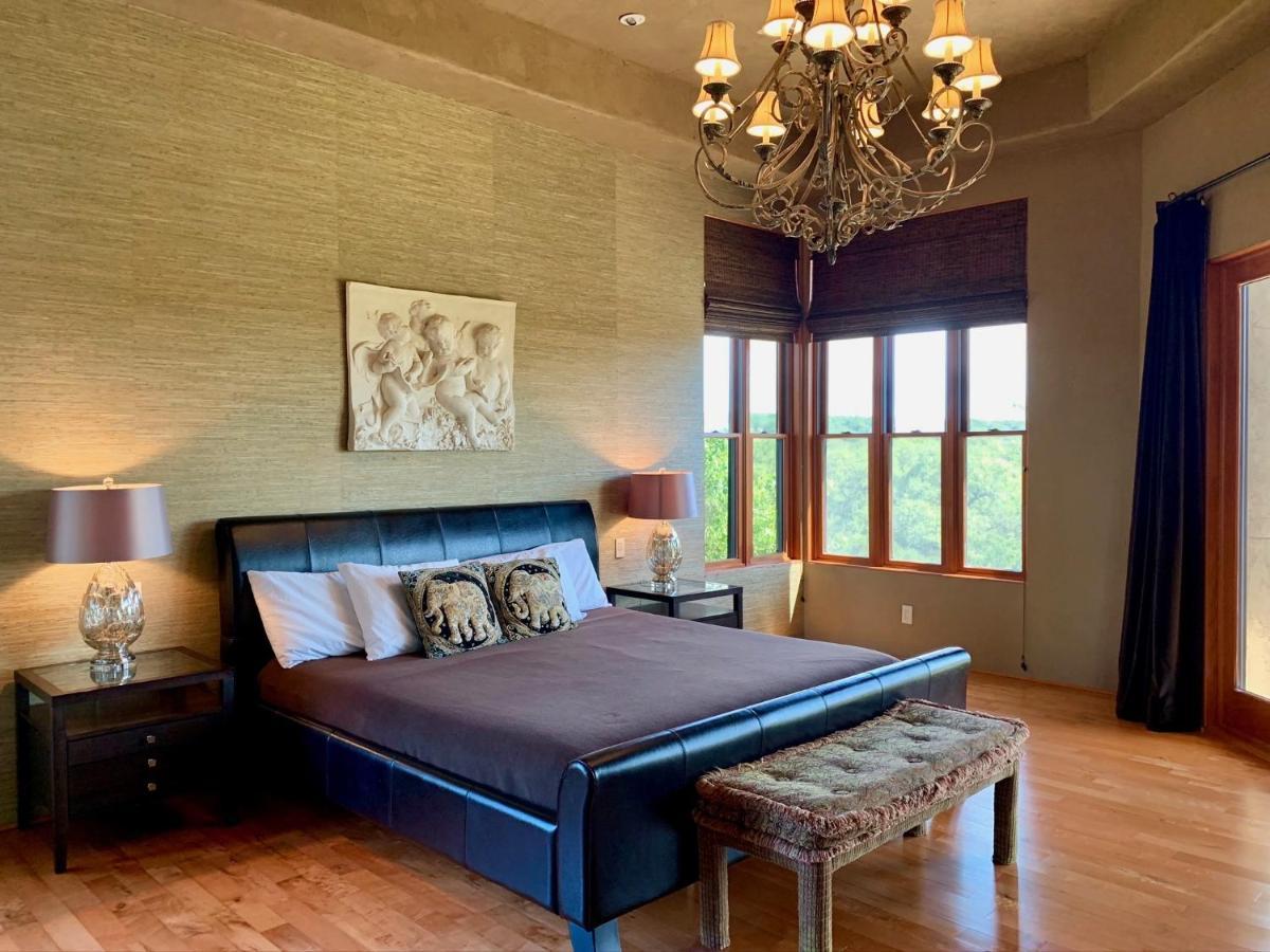 Scenic Hill Country Retreat - Rhino Ranch Villa New Braunfels Eksteriør billede