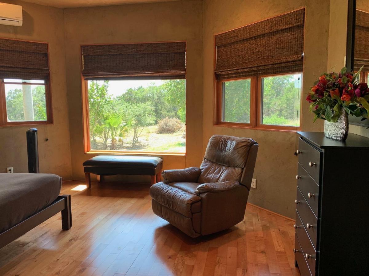 Scenic Hill Country Retreat - Rhino Ranch Villa New Braunfels Eksteriør billede